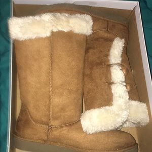 woman’s size 7 1/2 winter boots